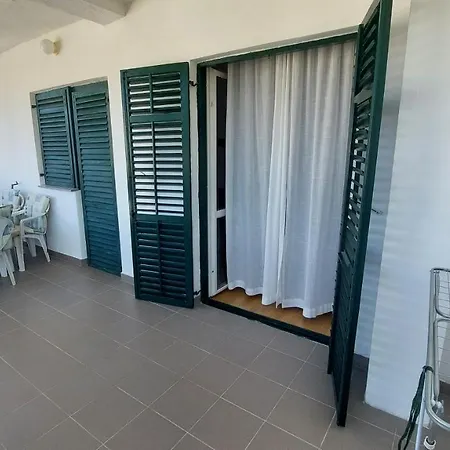 Apartment Apartman Oliva Grebastica