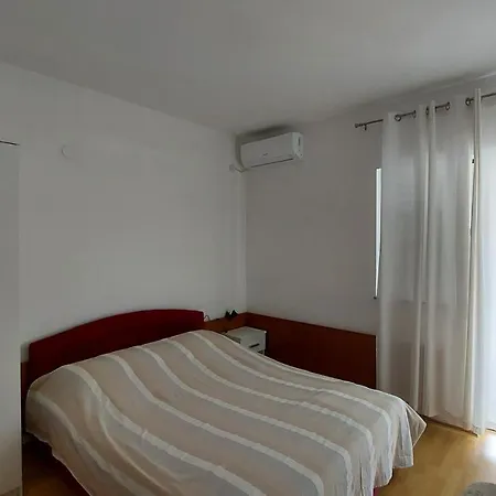 Apartment Apartman Oliva Grebastica